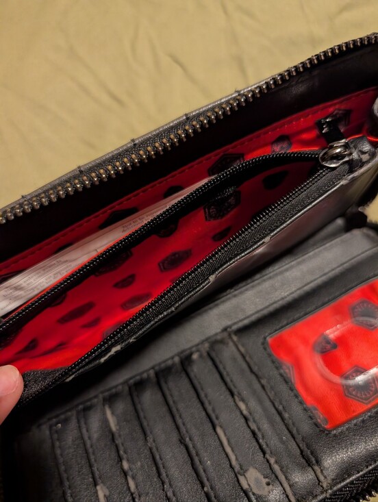 Used Star wars Kylo Ren Loungefly Bag main image 4